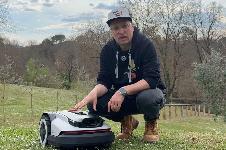 Roborock RockNeo Q1 Mähroboter ohne Begrenzungskabel Produktansicht