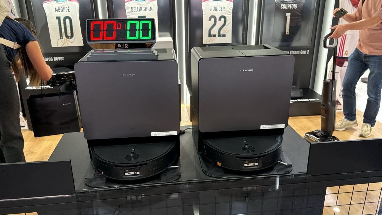 Roborock Saros 20 Flow Complete Saugroboter mit Wischwalze und Ladestation