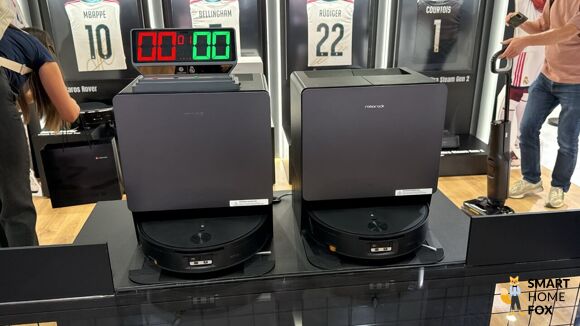 Roborock Saros 20 Flow Complete Saugroboter mit Ladestation auf der IFA 2026