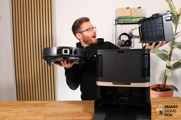 Shark PowerDetect Nevertouch 2-in-1 und Station in der Nahaufnahme