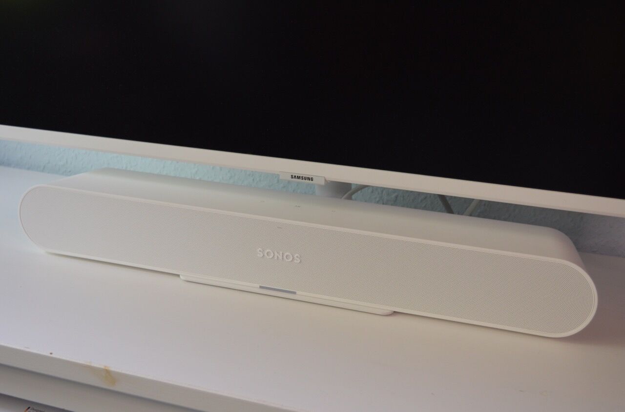 Weiße Sonos Ray in Smart Home Fox Testcenter