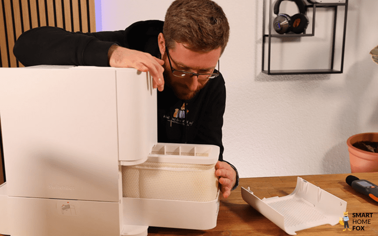 SwitchBot Luftbefeuchter wird in ihre Einzelteile zerlegt.