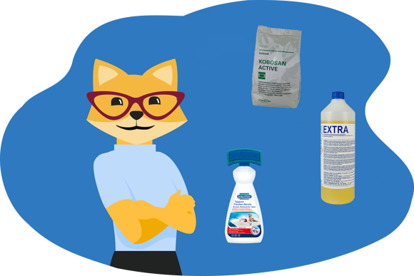 Man sieht den Smart Home Fox mit verschiedenen Teppichreinigern.