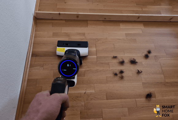 Tineco Floor One S6 Flashdry Pet reinigt im Test Haare.