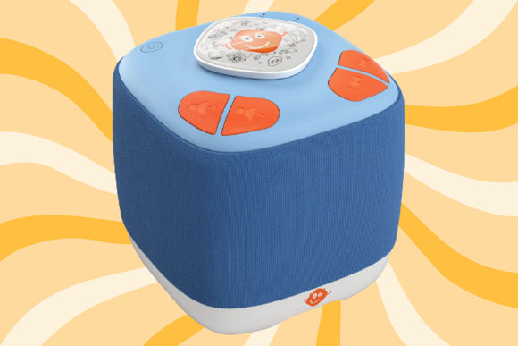 Silvercrest Speakerbuddy in blau vor buntem Hintergrund