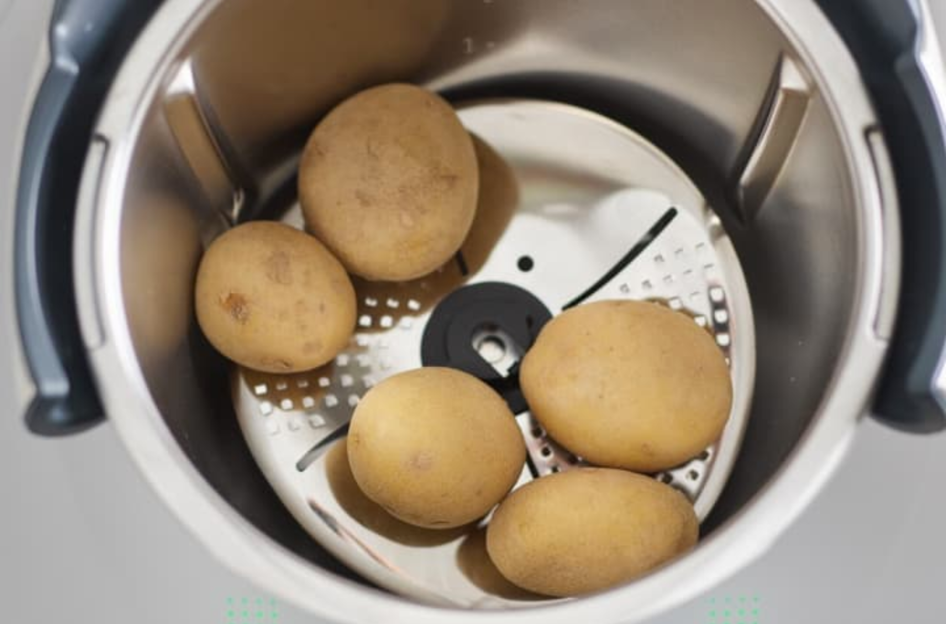 Kartoffeln in Thermomix mit Thermomix Peeler Messerabdeckung