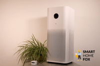 Der Xiaomi Mi Air Purifier 3H steht vor einem weißen Hintergrund
