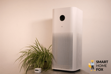 Der Xiaomi Mi Air Purifier 3H steht vor einem weißen Hintergrund