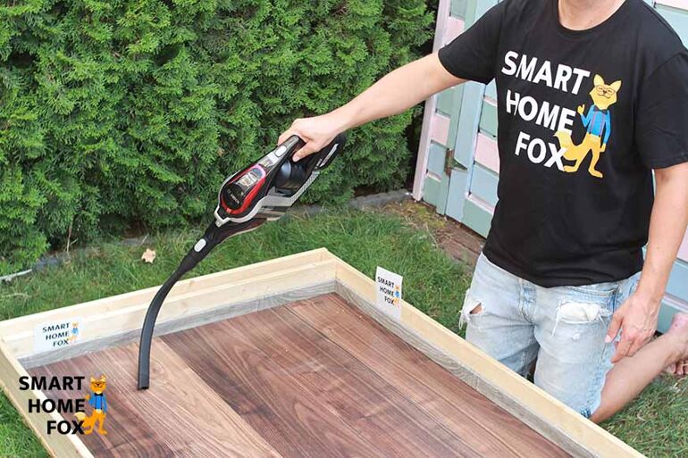 Die flexible Fugendüse beim Bosch Akku-Staubsauger