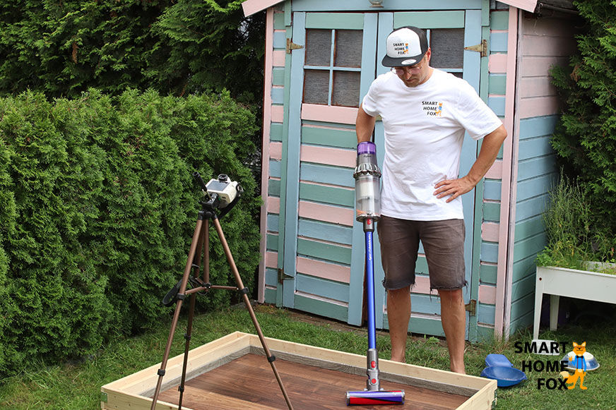 Die Höhe des Dyson V11 ist gut gewählt, um bequem saugen zu können