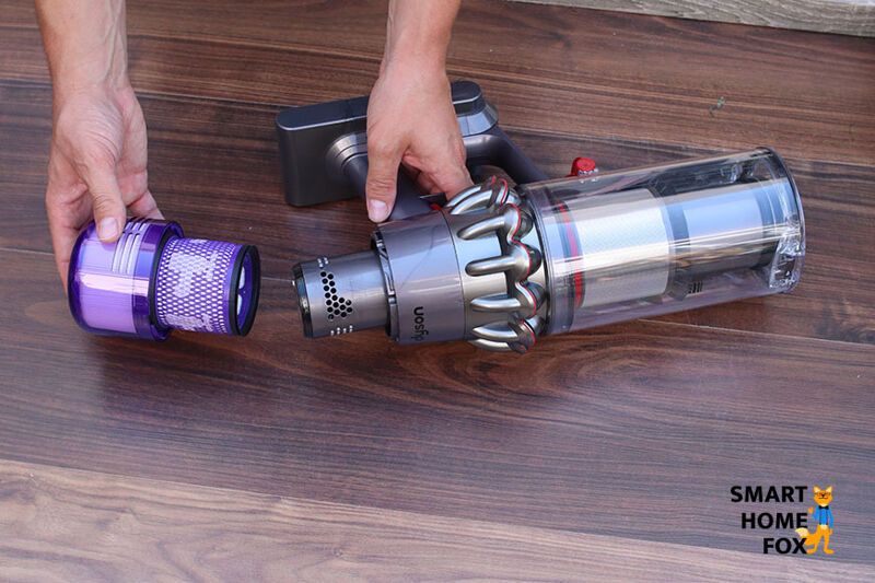 Die Reinigung des Hepa-Filters beim Dyson V11