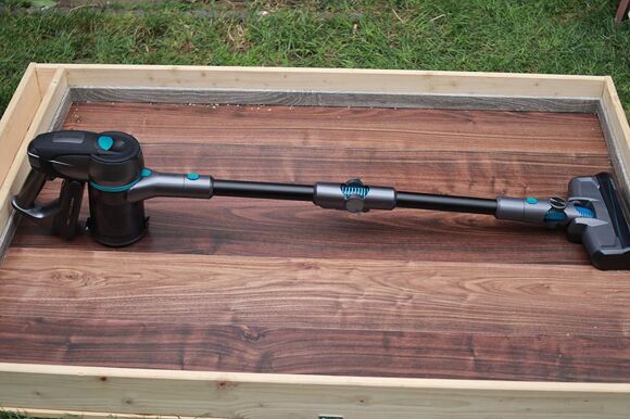 Der Akkustaubsauger Cecotec Conga Rockstar 500 Ultimate ergo wet bei uns im Test