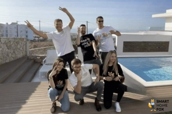 Smart Home Fox Team ist zu sehen